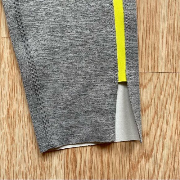 Zyia Active Gray/Green Striped Leggings - Size: 4 - Picture 8 of 11